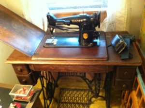 1948 Singer 201-2 in Treadle Cabinet ~ from Me & My House